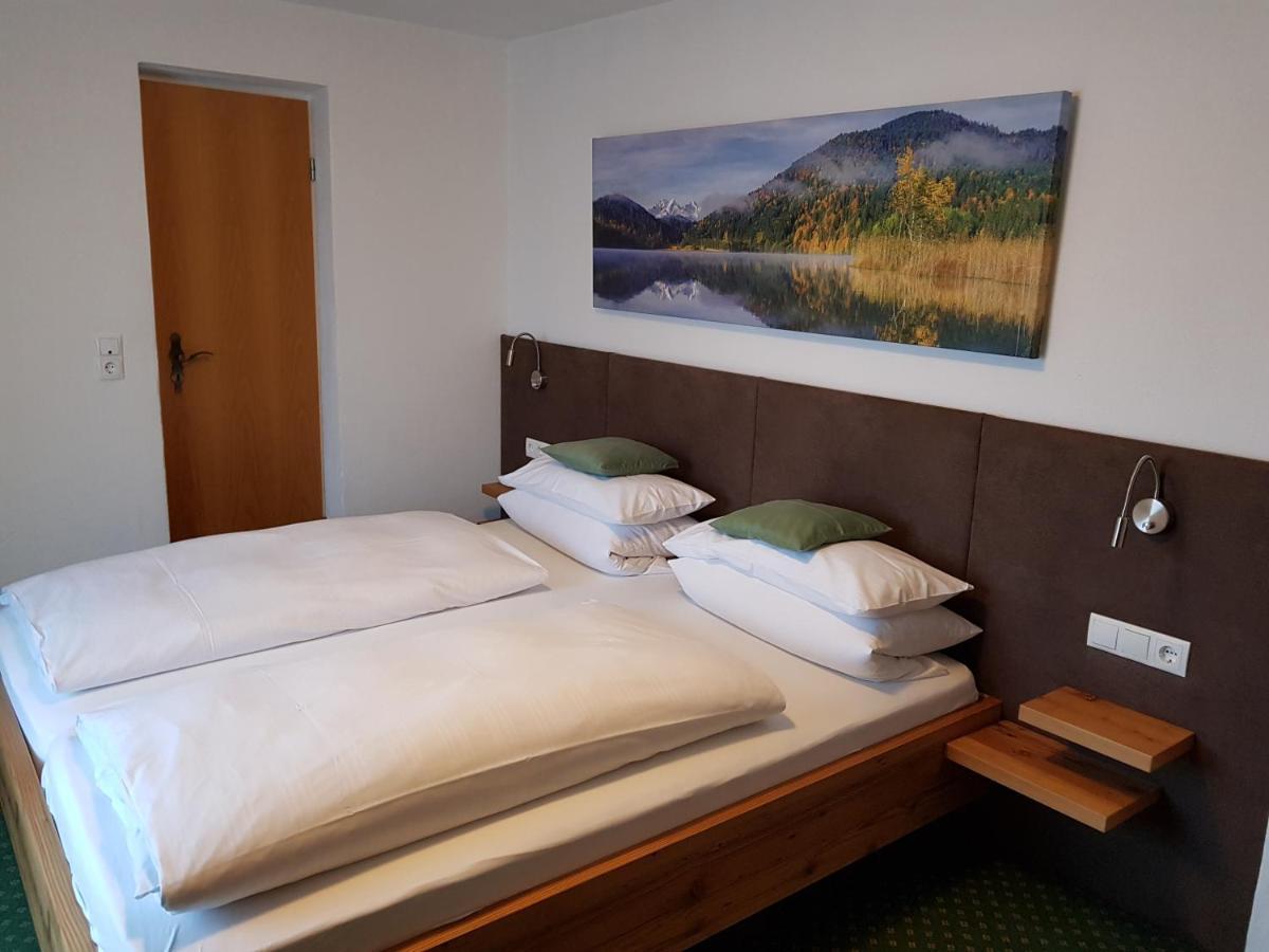 Fruehstueckspension Gaestehaus Zum Weissen Roessl Wallgau Εξωτερικό φωτογραφία