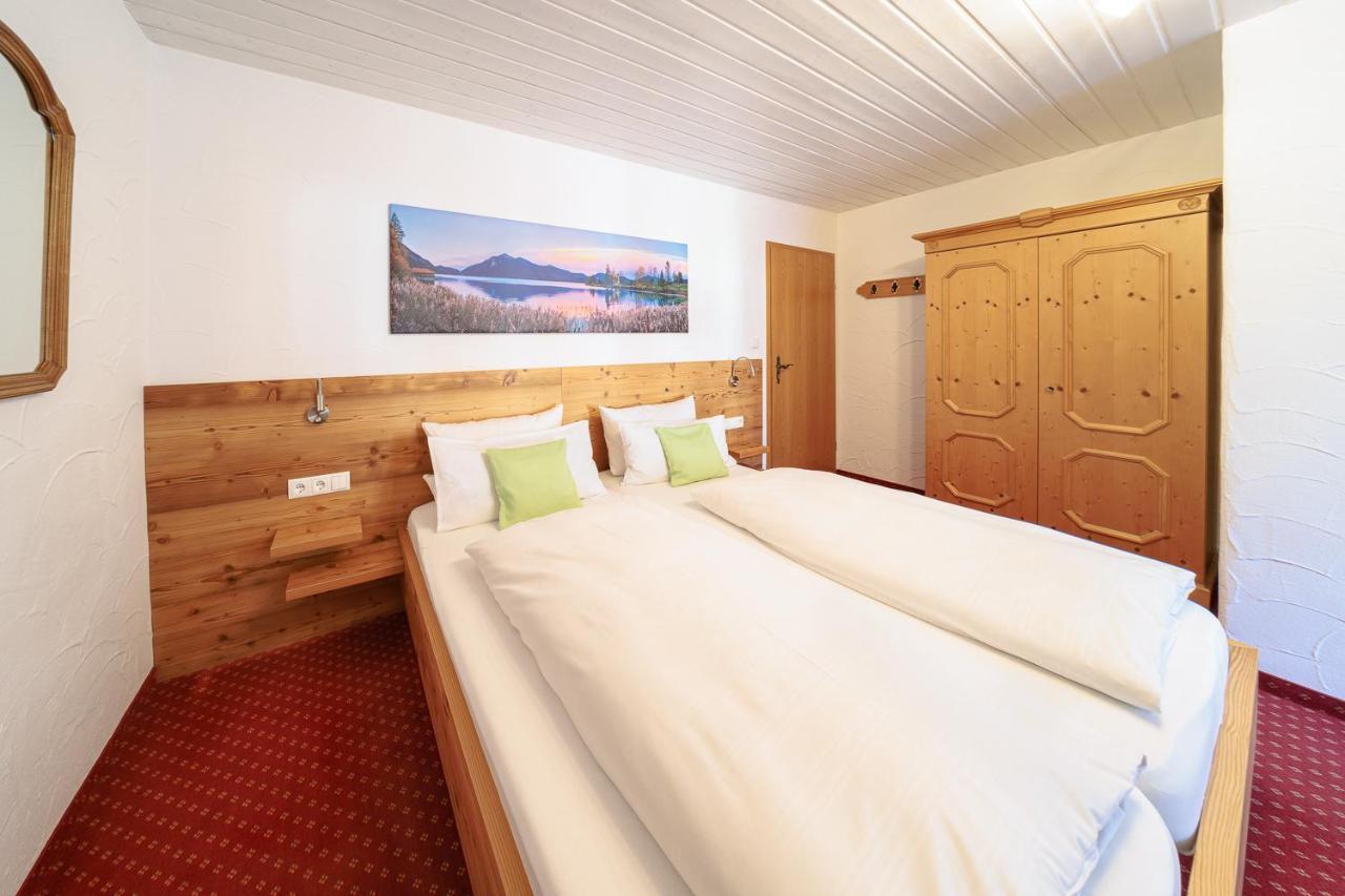 Fruehstueckspension Gaestehaus Zum Weissen Roessl Wallgau Εξωτερικό φωτογραφία