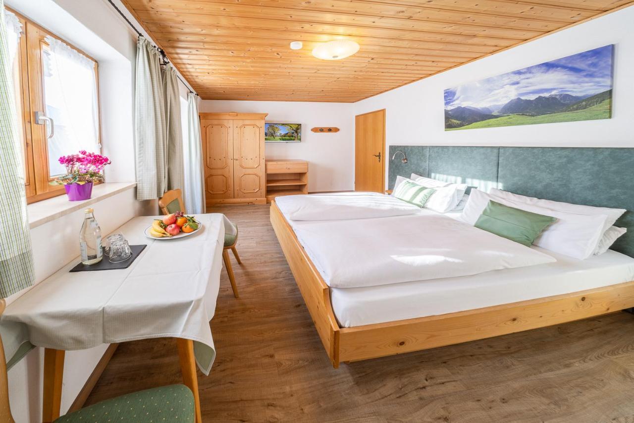 Fruehstueckspension Gaestehaus Zum Weissen Roessl Wallgau Εξωτερικό φωτογραφία