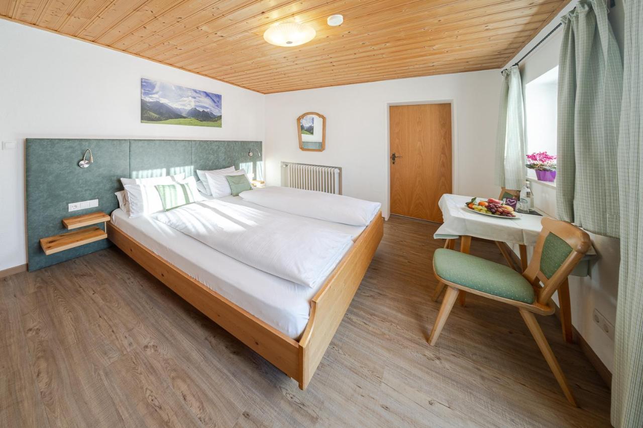 Fruehstueckspension Gaestehaus Zum Weissen Roessl Wallgau Εξωτερικό φωτογραφία