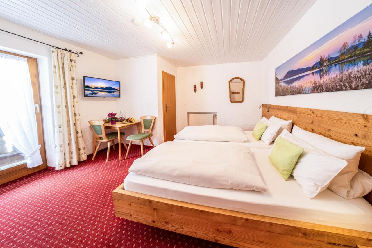 Fruehstueckspension Gaestehaus Zum Weissen Roessl Wallgau Εξωτερικό φωτογραφία