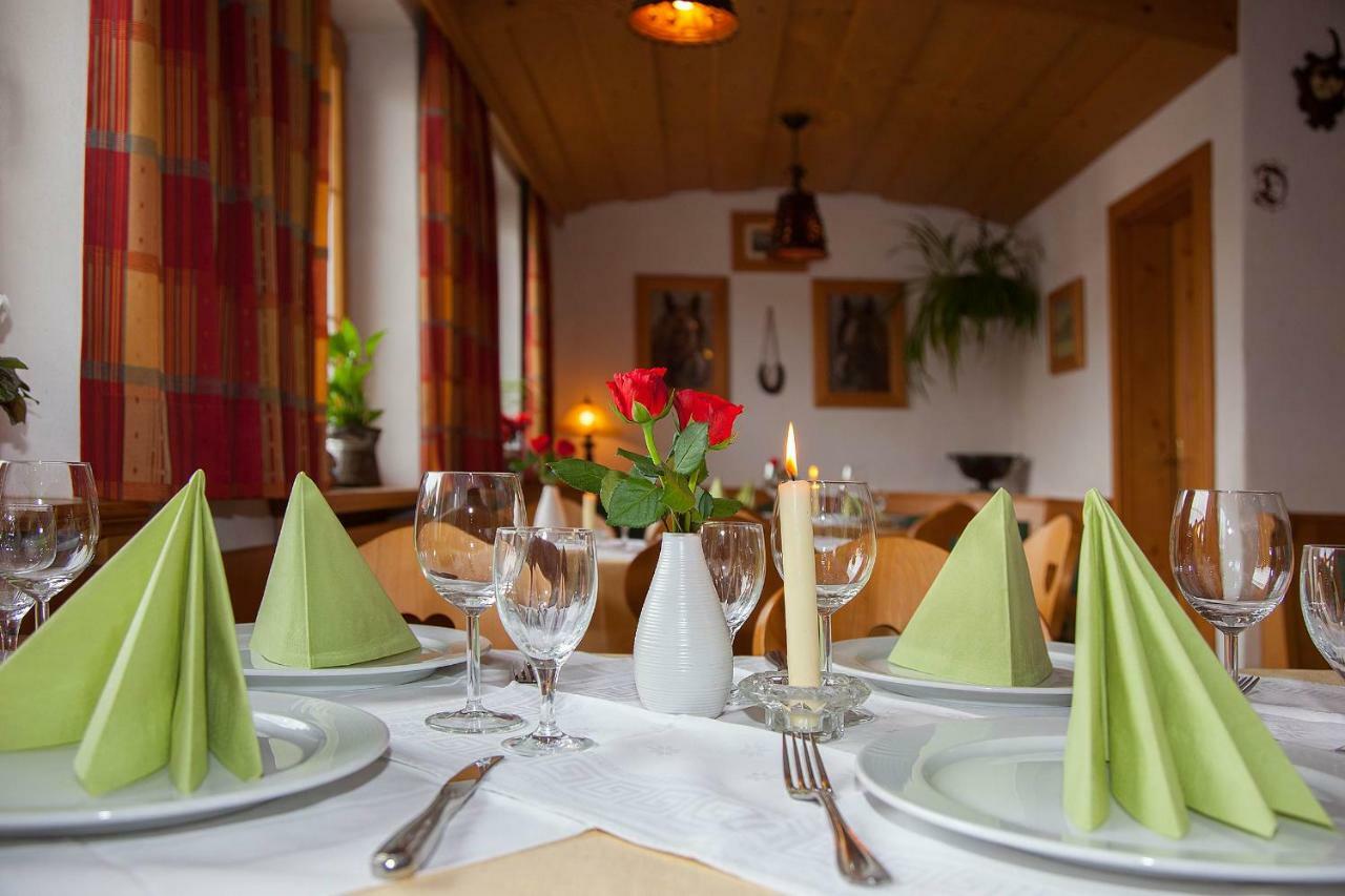 Fruehstueckspension Gaestehaus Zum Weissen Roessl Wallgau Εξωτερικό φωτογραφία