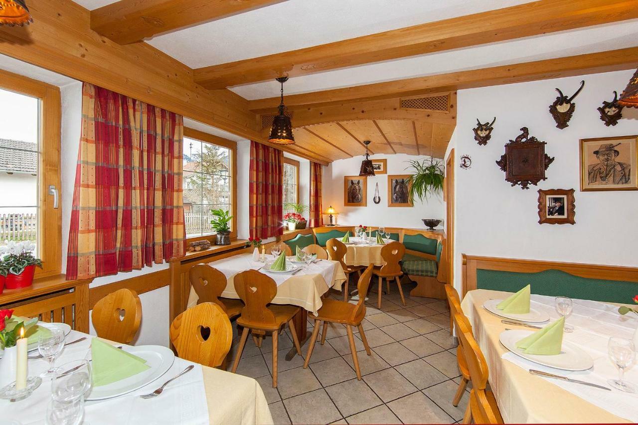 Fruehstueckspension Gaestehaus Zum Weissen Roessl Wallgau Εξωτερικό φωτογραφία